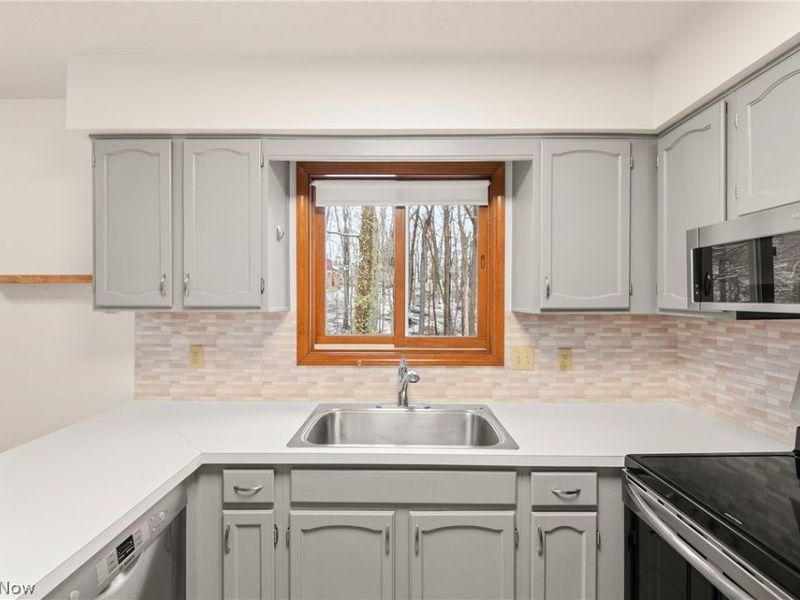 3260 Forest Overlook Drive, Seven Hills, OH 44131 Photo 11