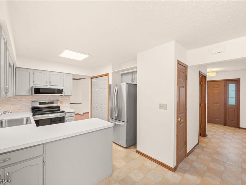 3260 Forest Overlook Drive, Seven Hills, OH 44131 Photo 14