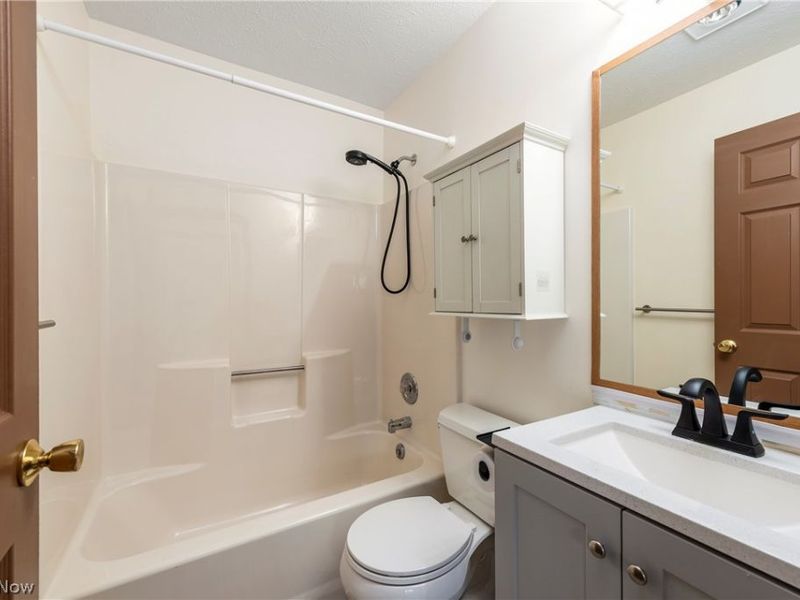 3260 Forest Overlook Drive, Seven Hills, OH 44131 Photo 29