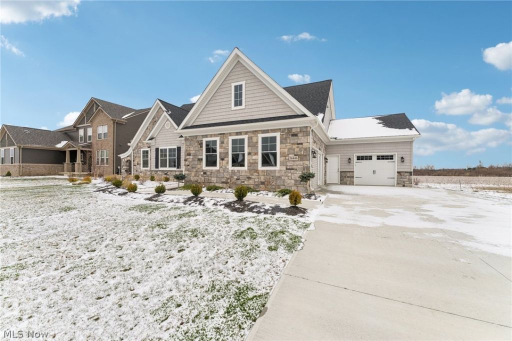 36446 West Shore Pkwy, North Ridgeville, OH 44039