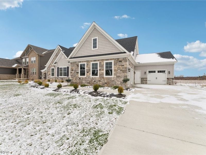 36446 West Shore Pkwy, North Ridgeville, OH 44039 Photo 1