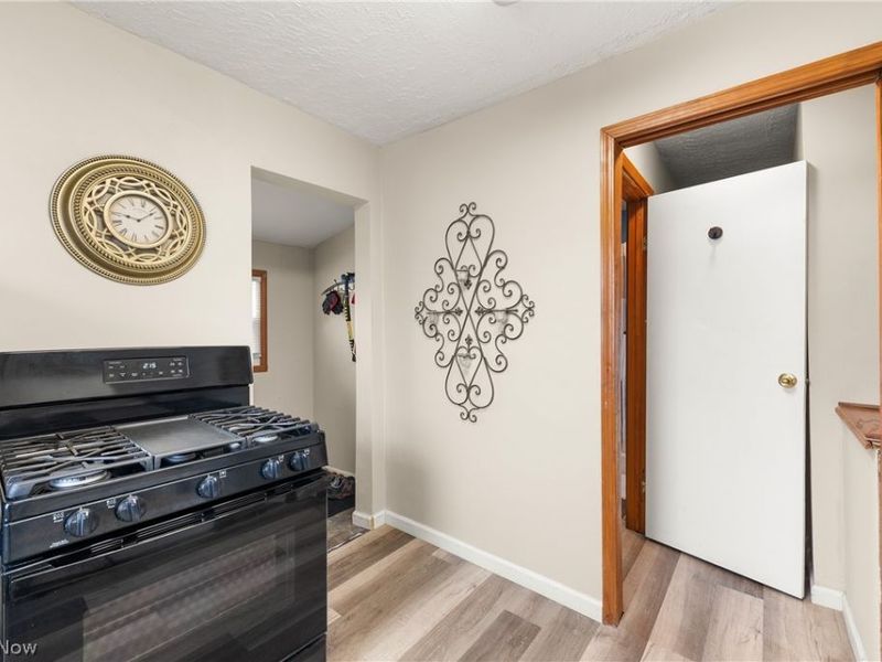 161 Forbes Road, Bedford, OH 44146 Photo 18