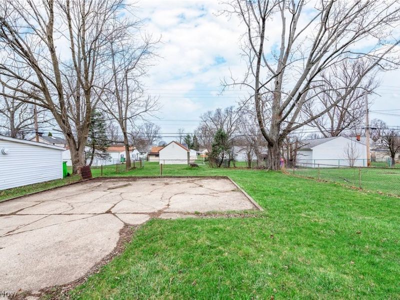 161 Forbes Road, Bedford, OH 44146 Photo 35