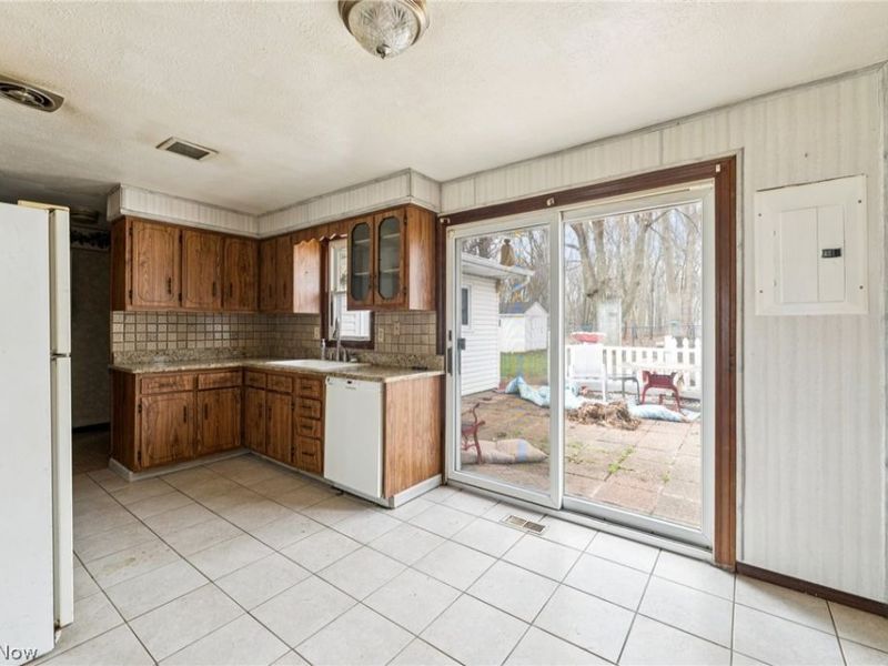 6135 Thistlewood Drive, Mentor, OH 44060 Photo 11