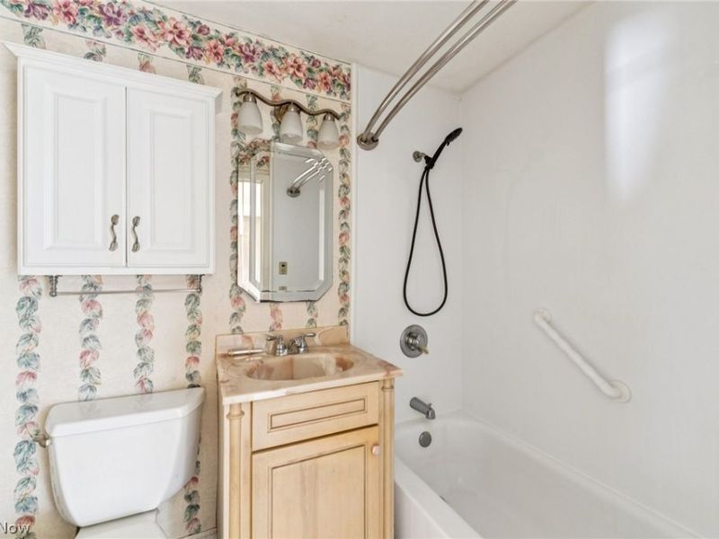 6135 Thistlewood Drive, Mentor, OH 44060 Photo 28