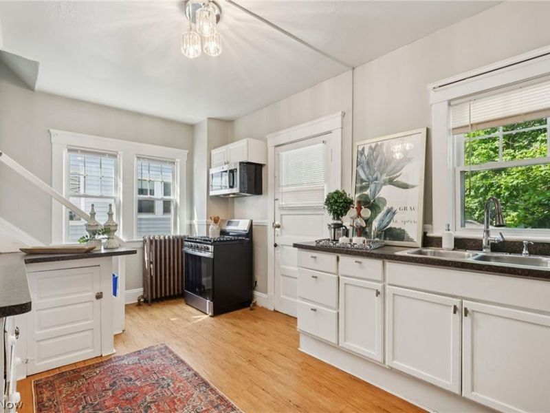 2230 Grandview Avenue, Cleveland Heights, OH 44106 Photo 13