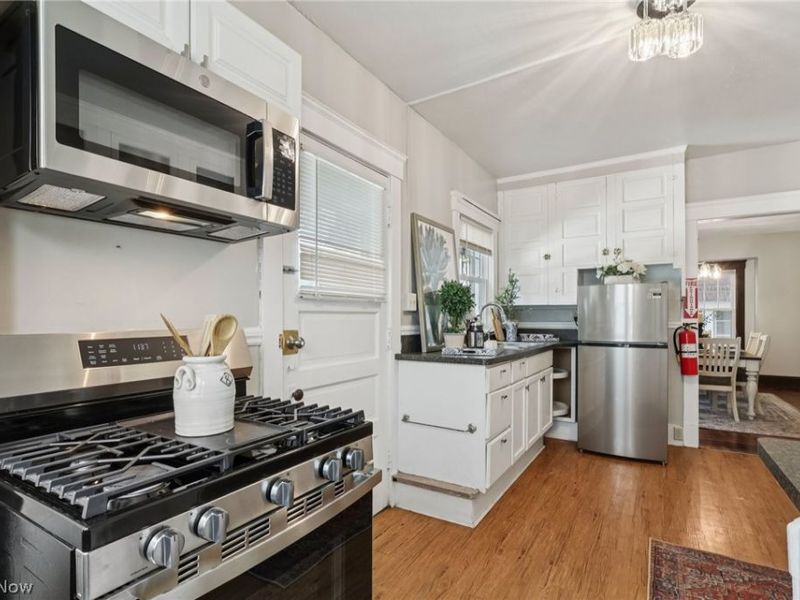 2230 Grandview Avenue, Cleveland Heights, OH 44106 Photo 17