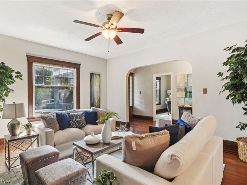 2230 Grandview Avenue, Cleveland Heights, OH 44106 Photo 8