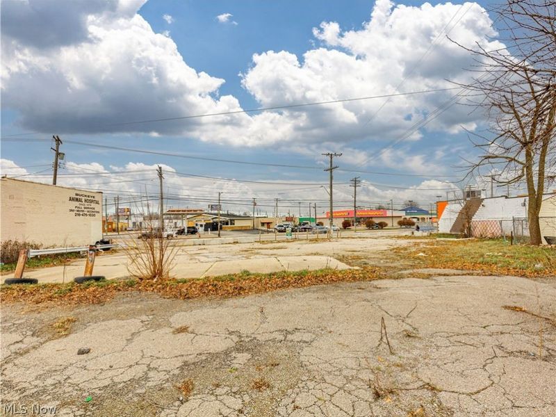 13931 Lorain Avenue, Cleveland, OH 44111 Photo 11