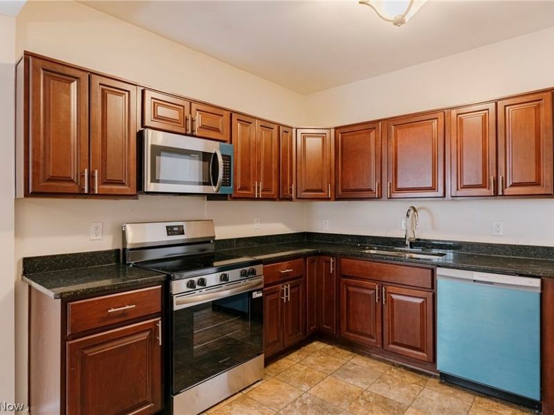 14915 Clifton Boulevard, Lakewood, OH 44107 Photo 10