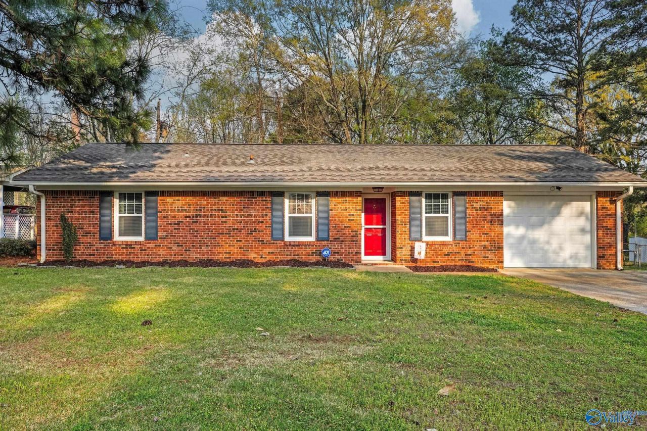 1312 SW Cloverdale Avenue, Decatur, AL 35601 Main Photo