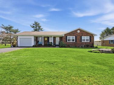 121 Meadow Lark Drive, Crab Orchard, KY 40419