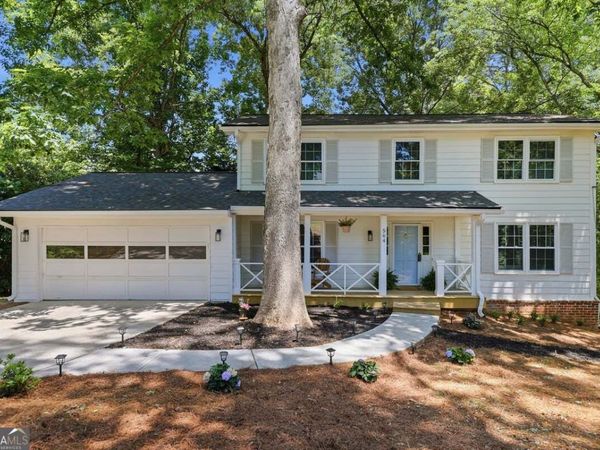 564 Deer Run SW, Lilburn, GA 30047