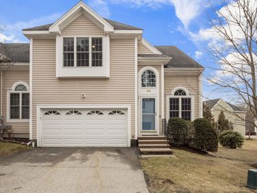 36 Knowlton Cir, Unit 1, Upton, MA 01568