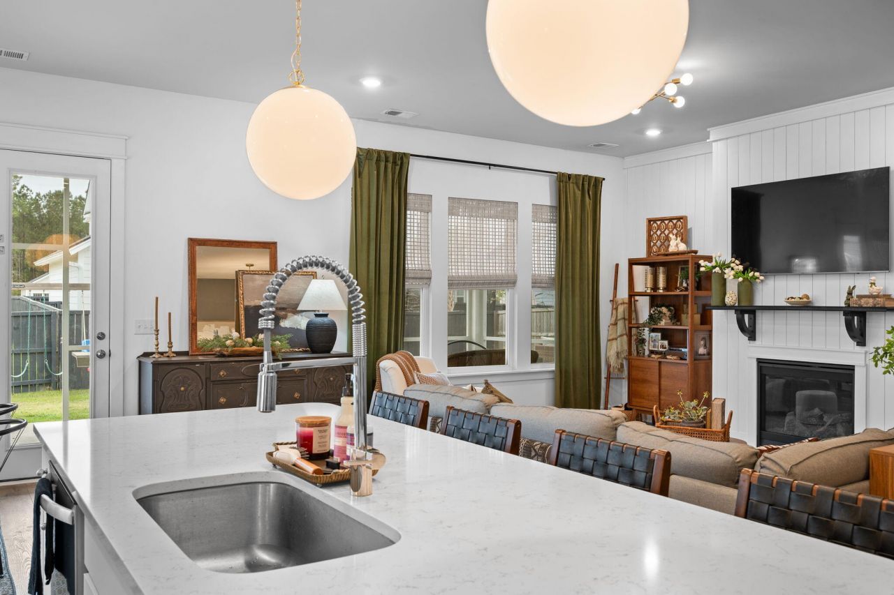 113 Medford Street Photo 41