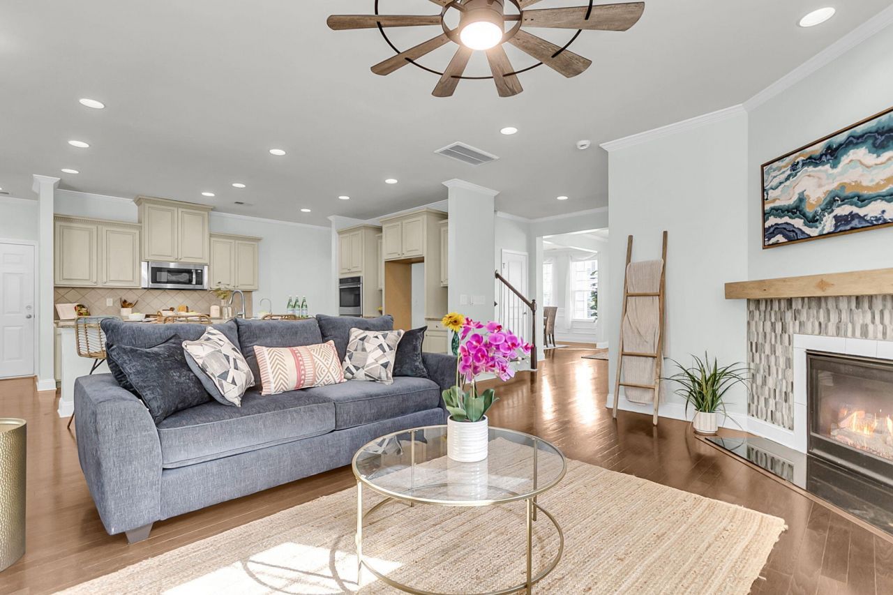 9707 Cutleaf Drive Photo 23