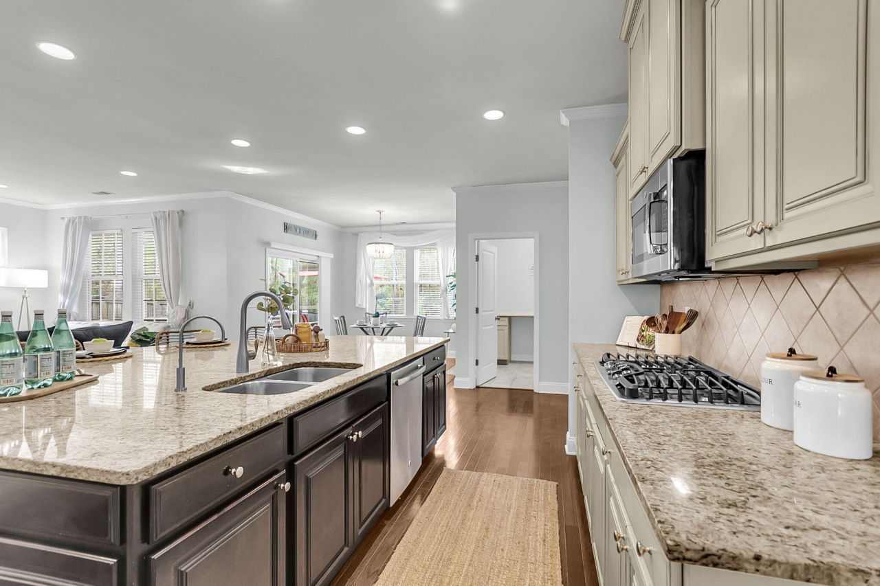 9707 Cutleaf Drive Photo 24