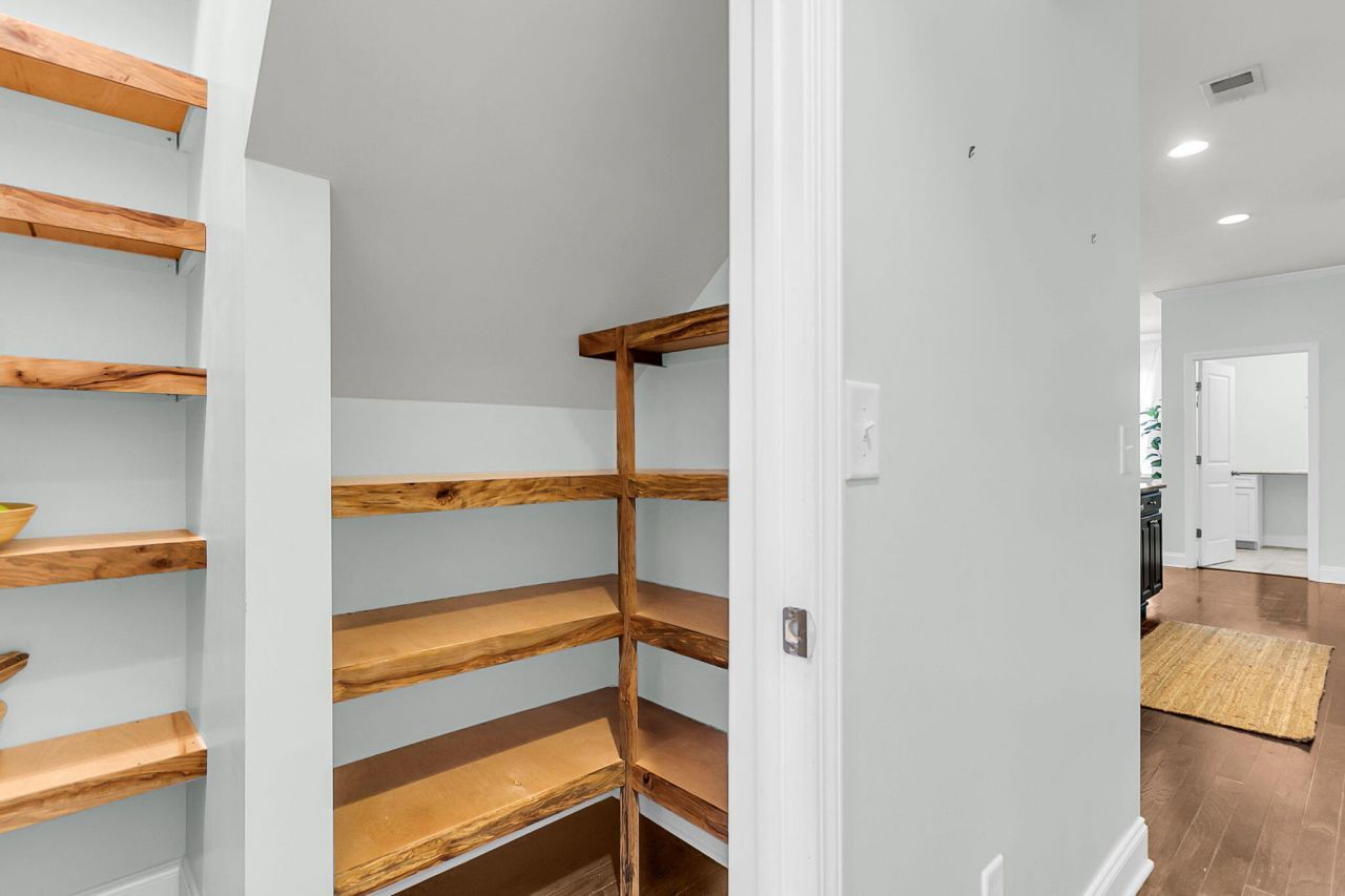 9707 Cutleaf Drive Photo 28