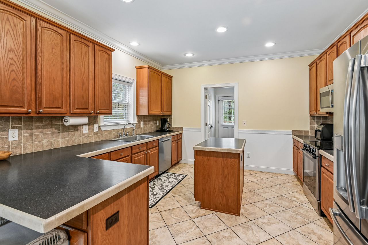 2458 Audette Avenue Photo 22