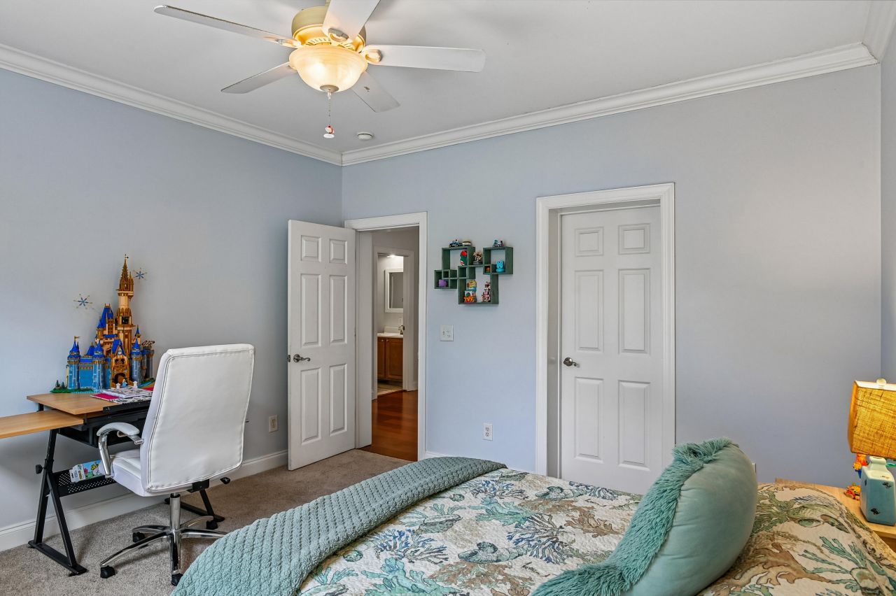 2458 Audette Avenue Photo 41