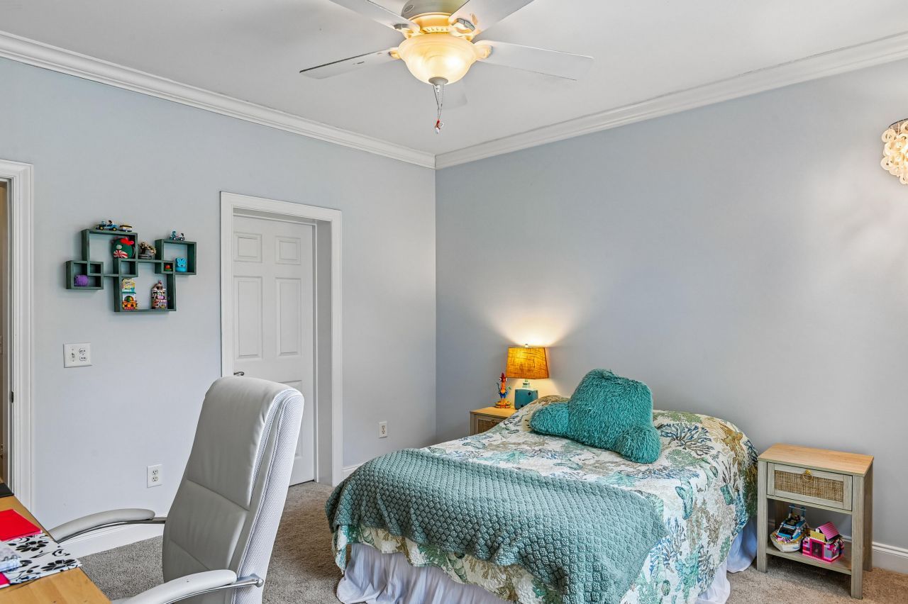 2458 Audette Avenue Photo 42