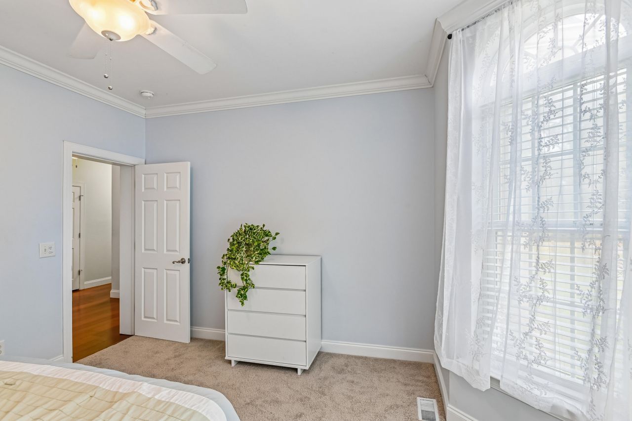 2458 Audette Avenue Photo 47