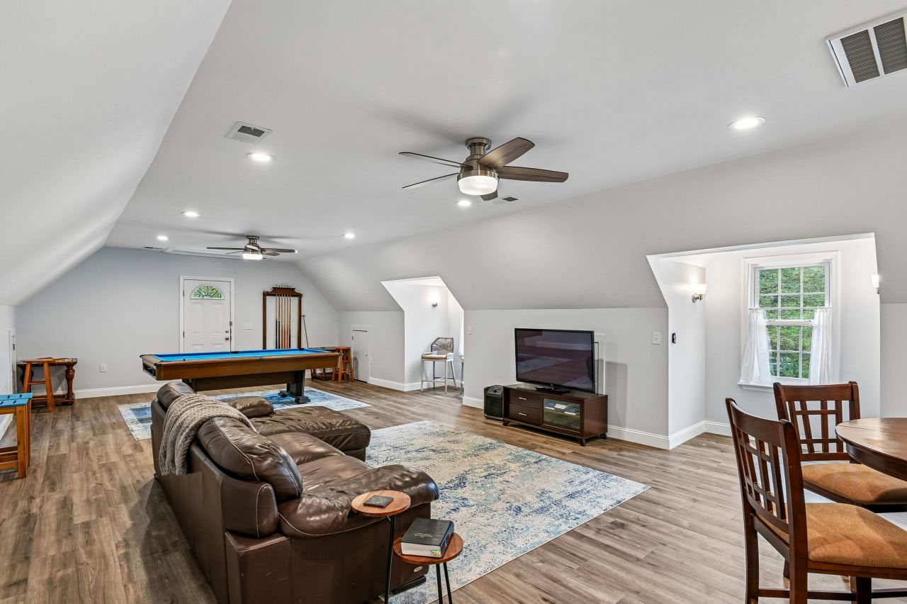 2458 Audette Avenue Photo 54