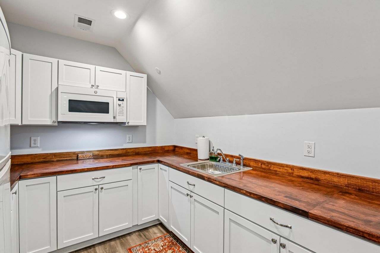 2458 Audette Avenue Photo 64