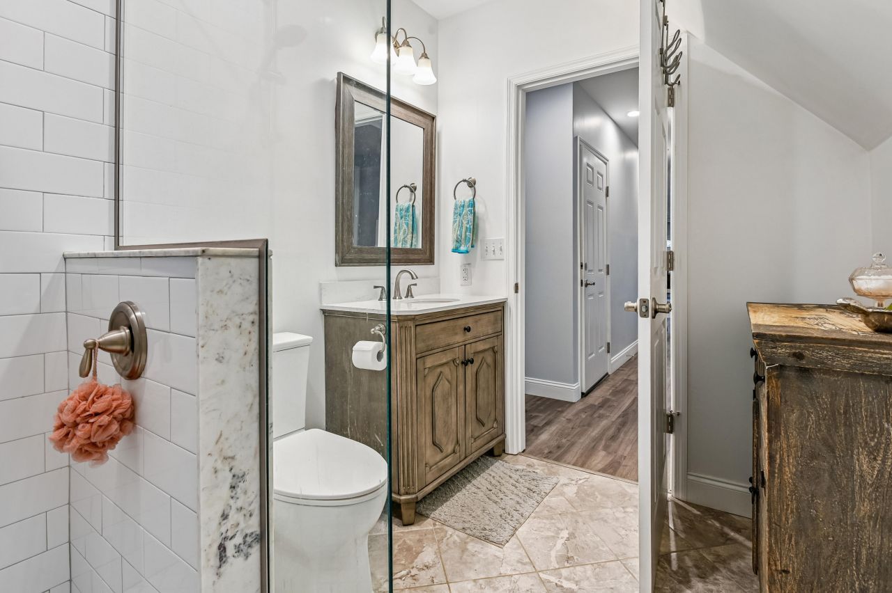 2458 Audette Avenue Photo 70