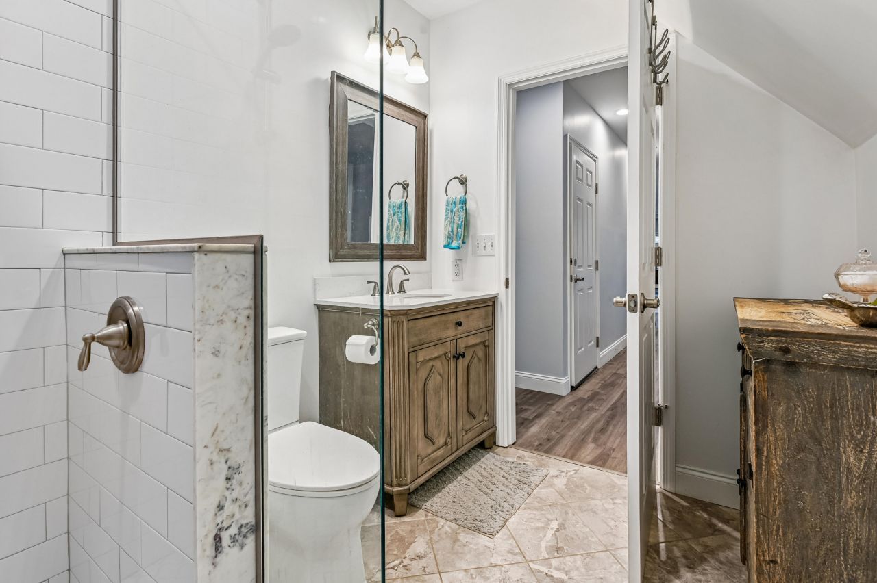 2458 Audette Avenue Photo 71