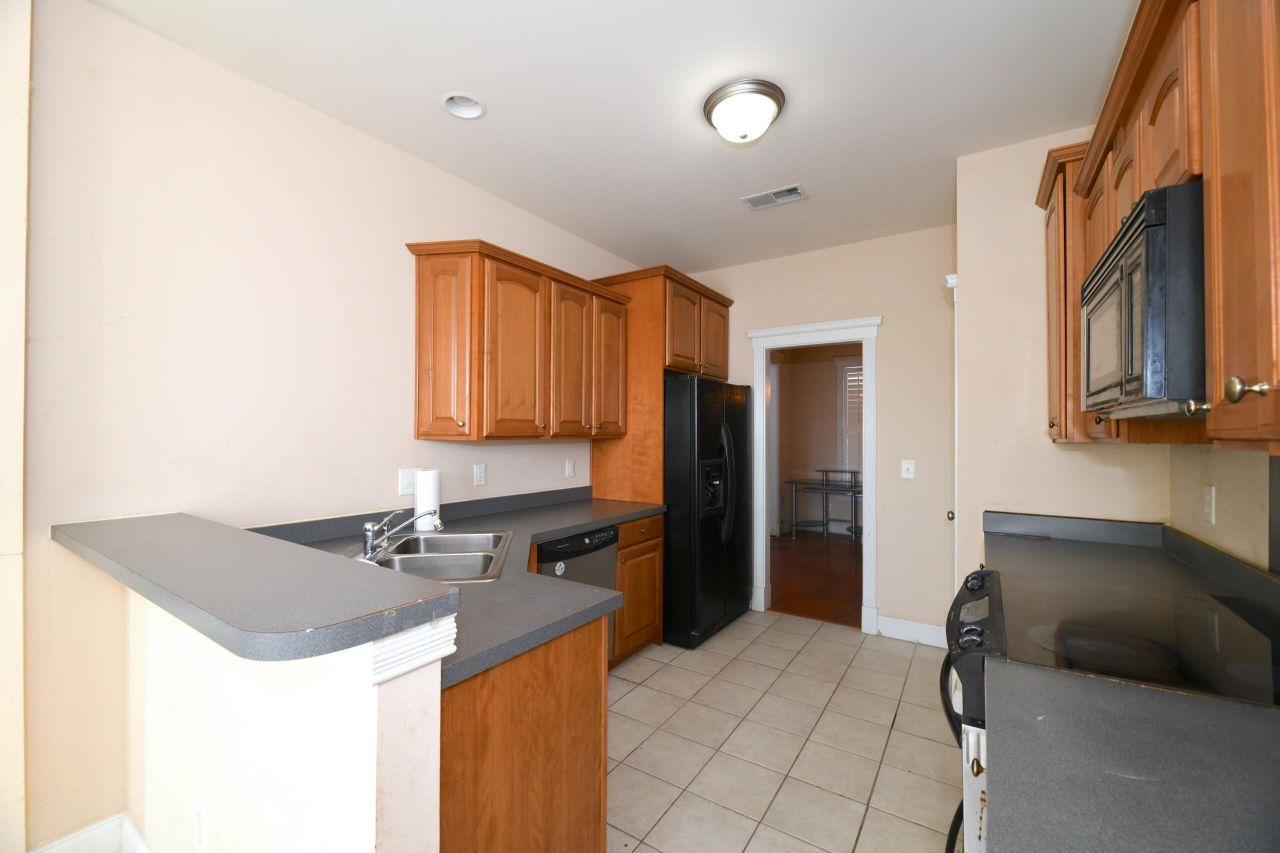 102 Sago Palm Court Photo 11