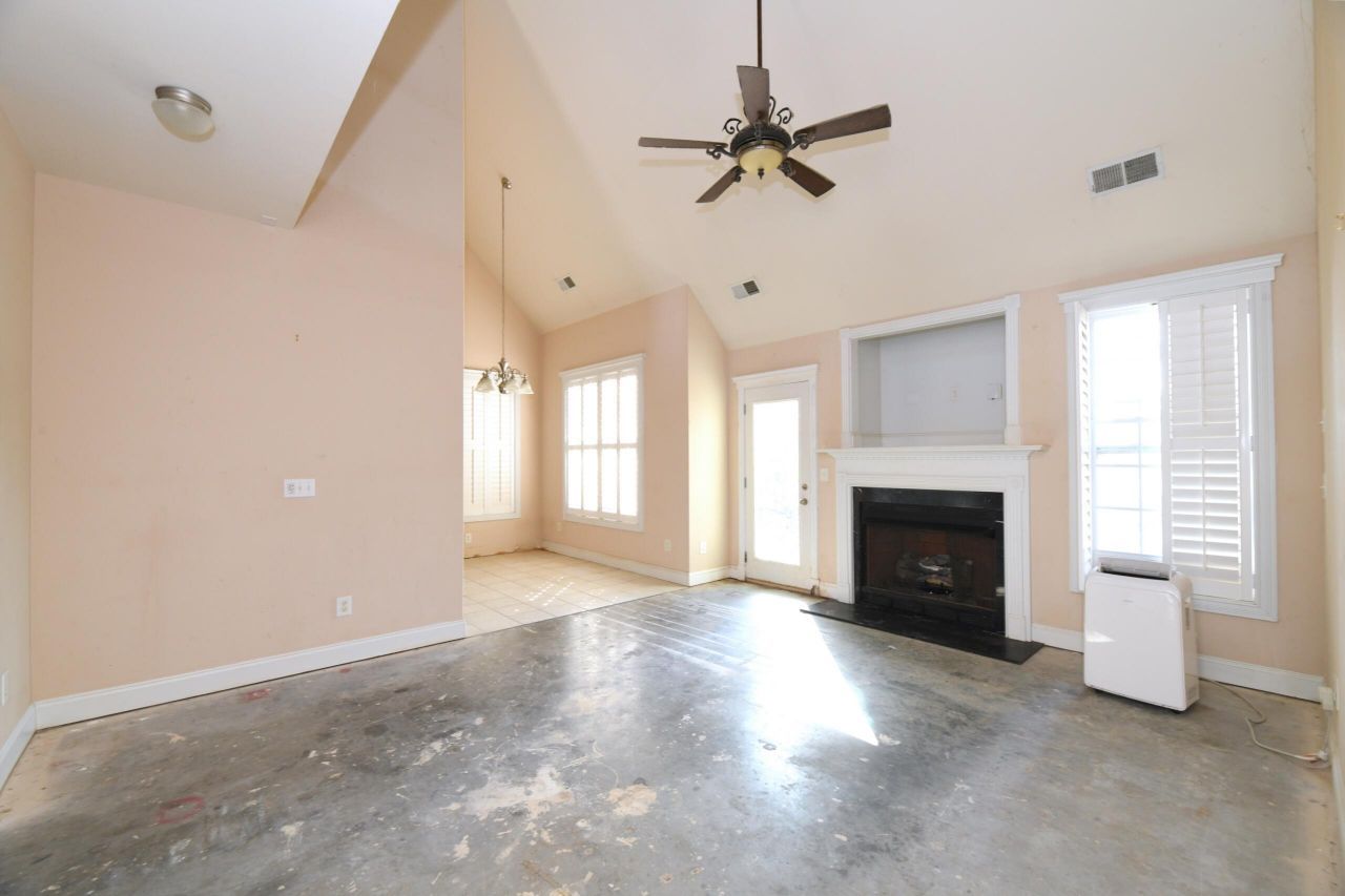 102 Sago Palm Court Photo 8