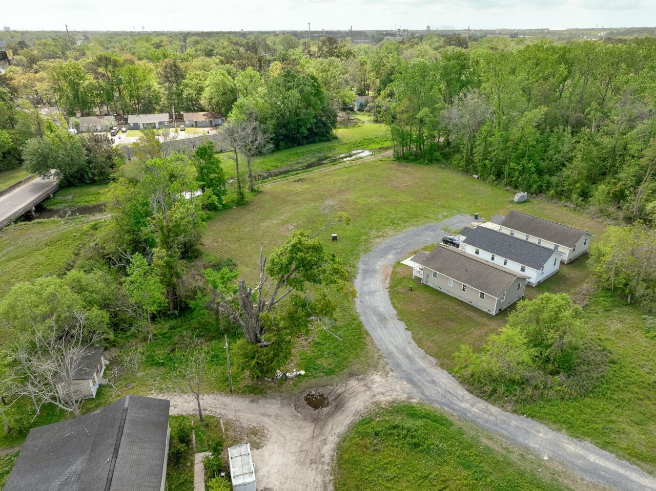 229 James Bell Drive Photo 4