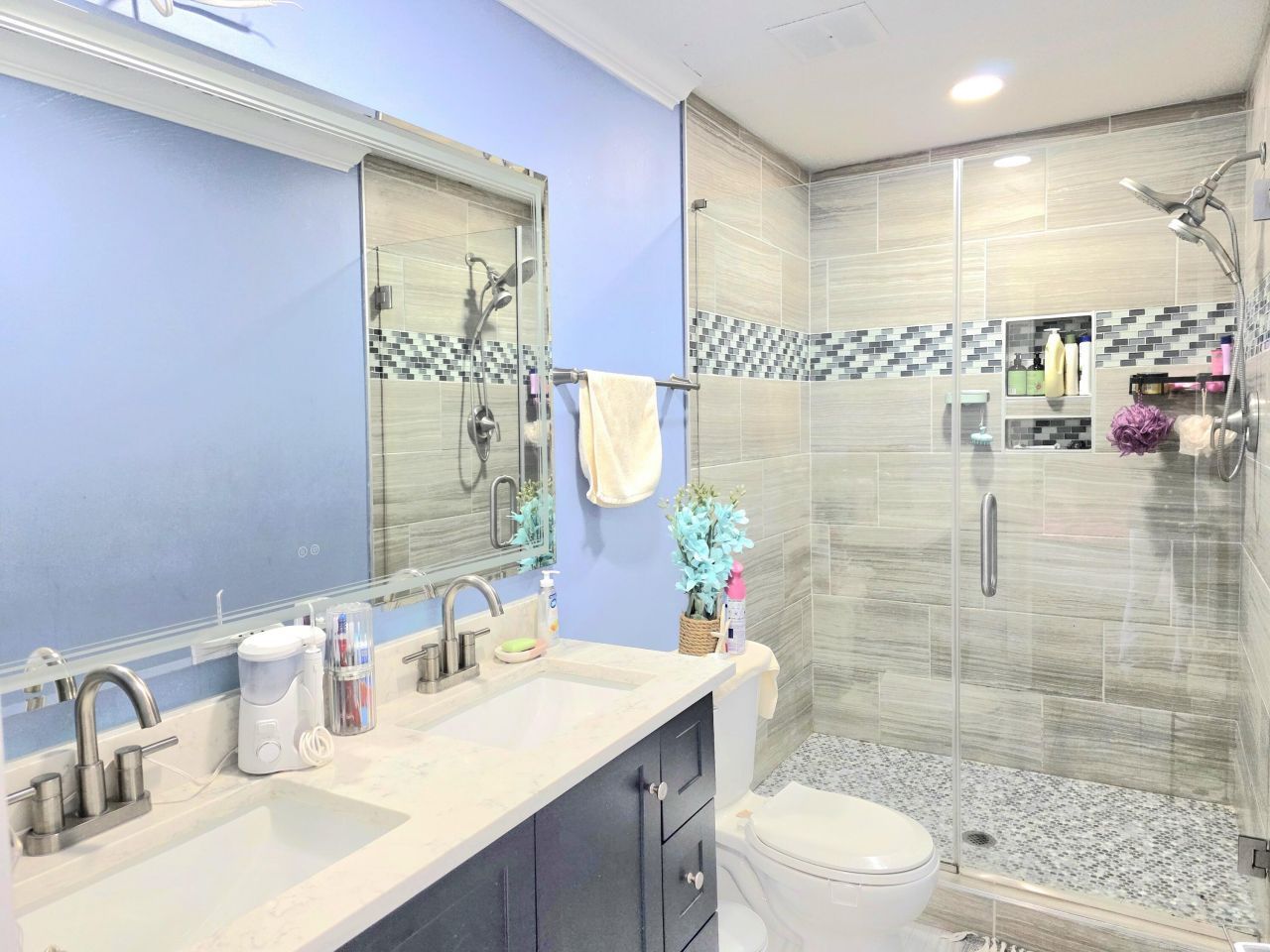 209 Janice Street Photo 16