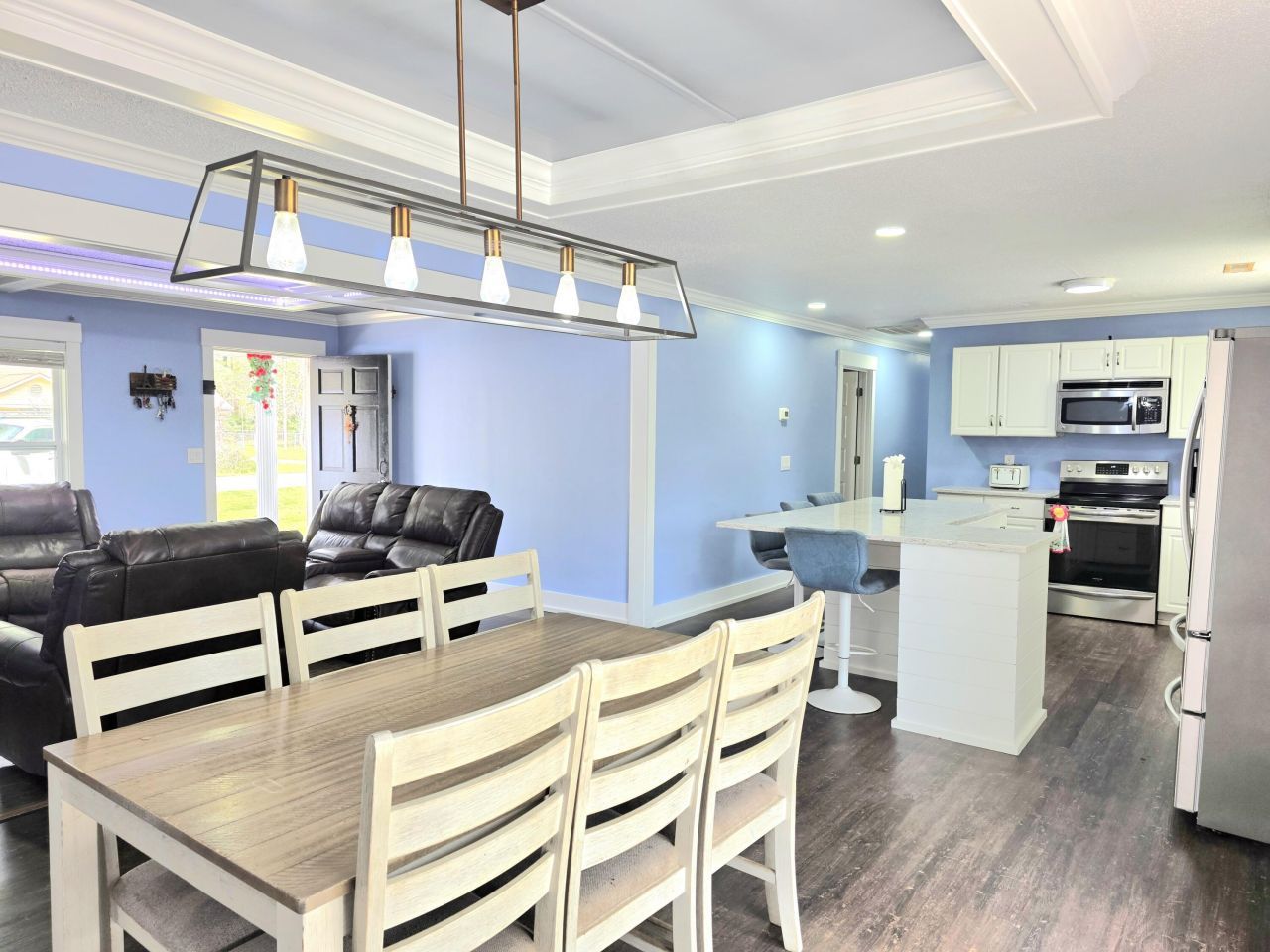 209 Janice Street Photo 8