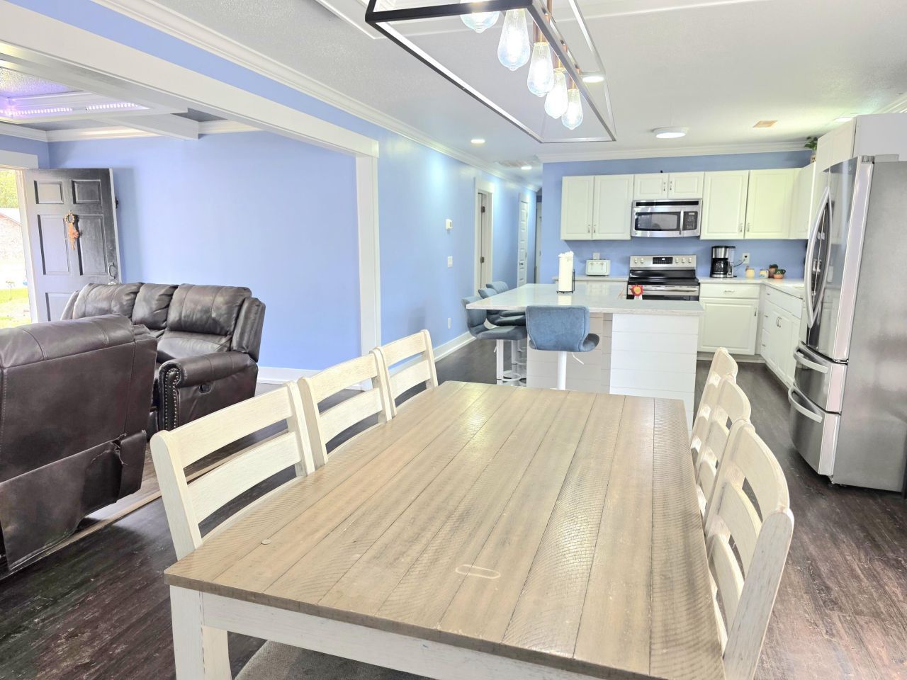 209 Janice Street Photo 9