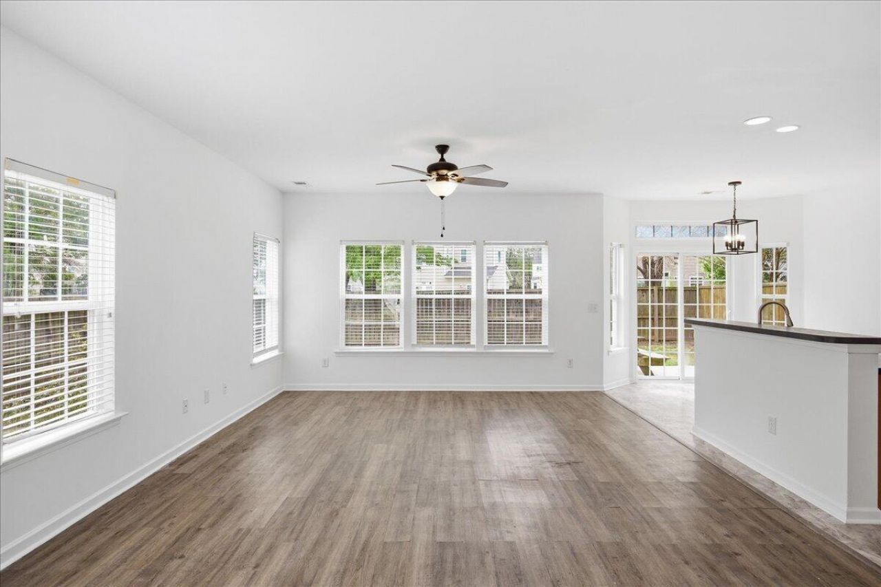 159 Dream Street Photo 7