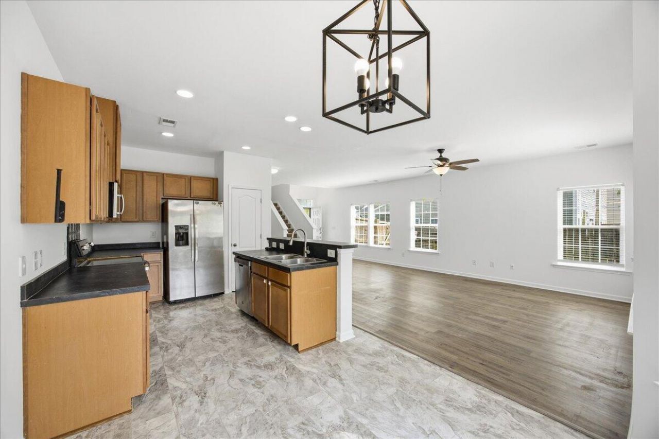 159 Dream Street Photo 8