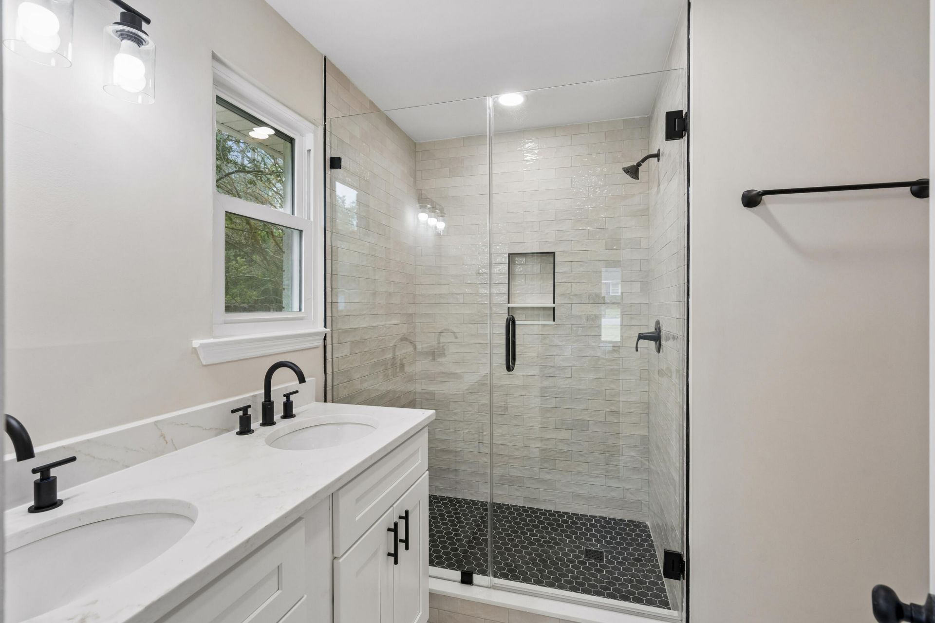 230 Smythe Drive Photo 12