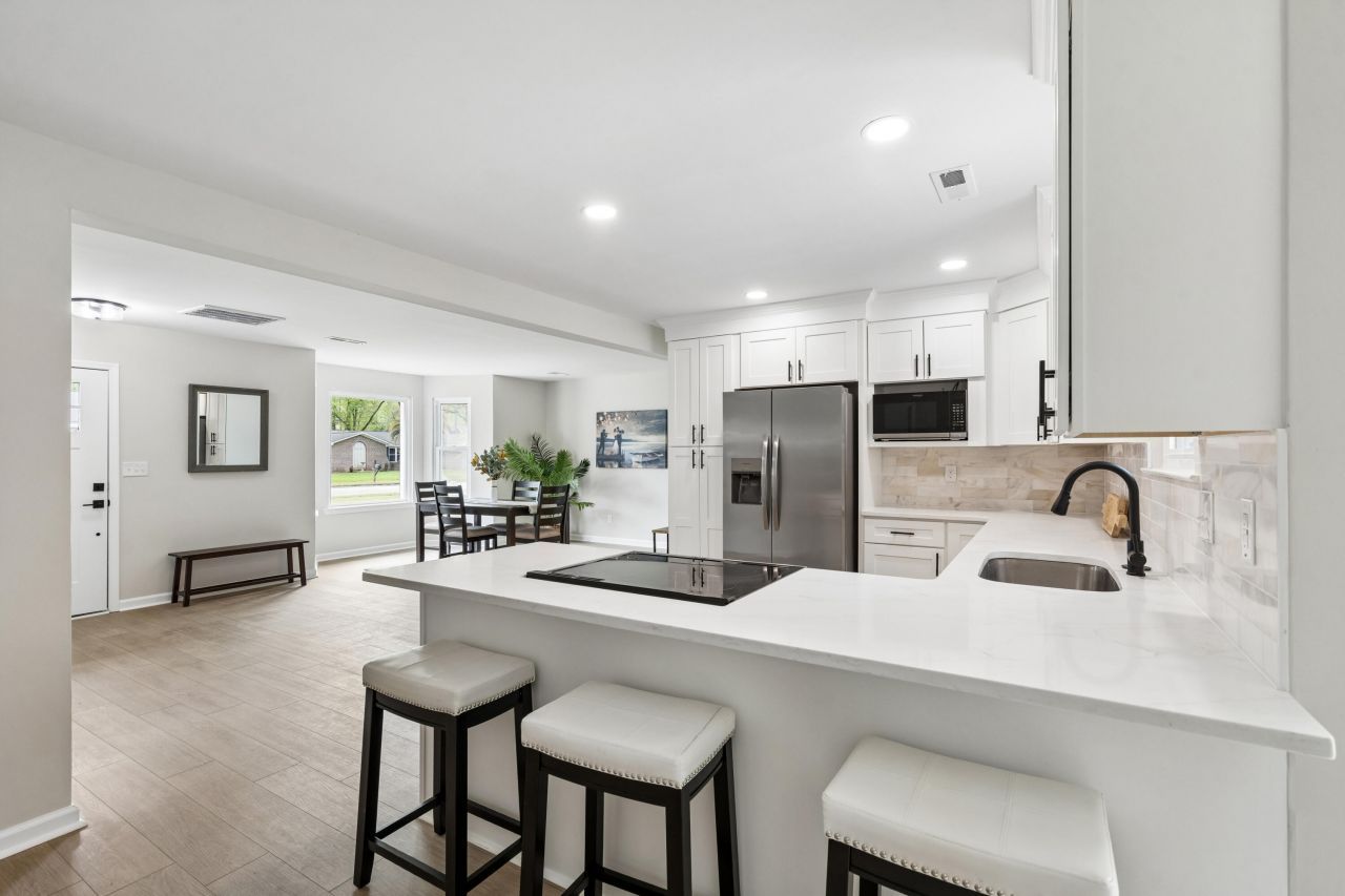 230 Smythe Drive Photo 12