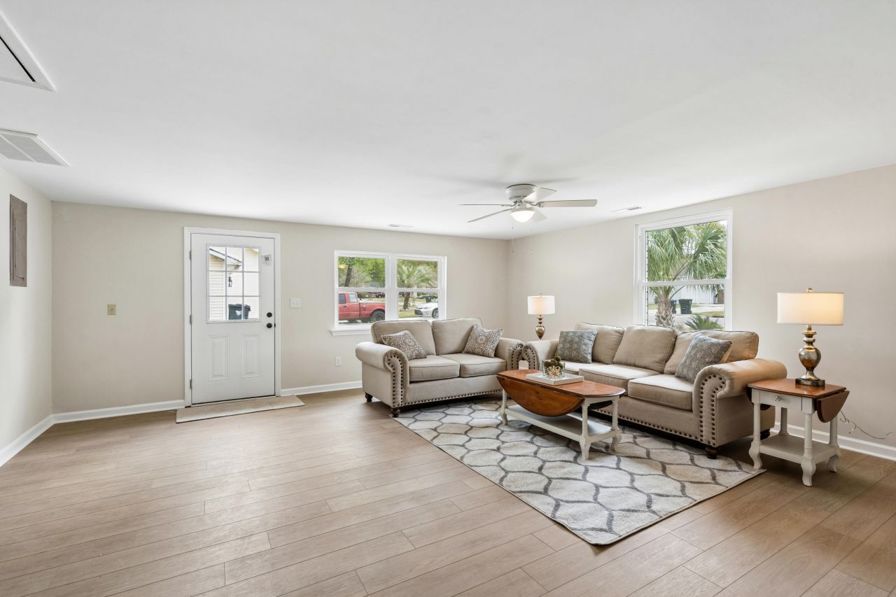 230 Smythe Drive Photo 32