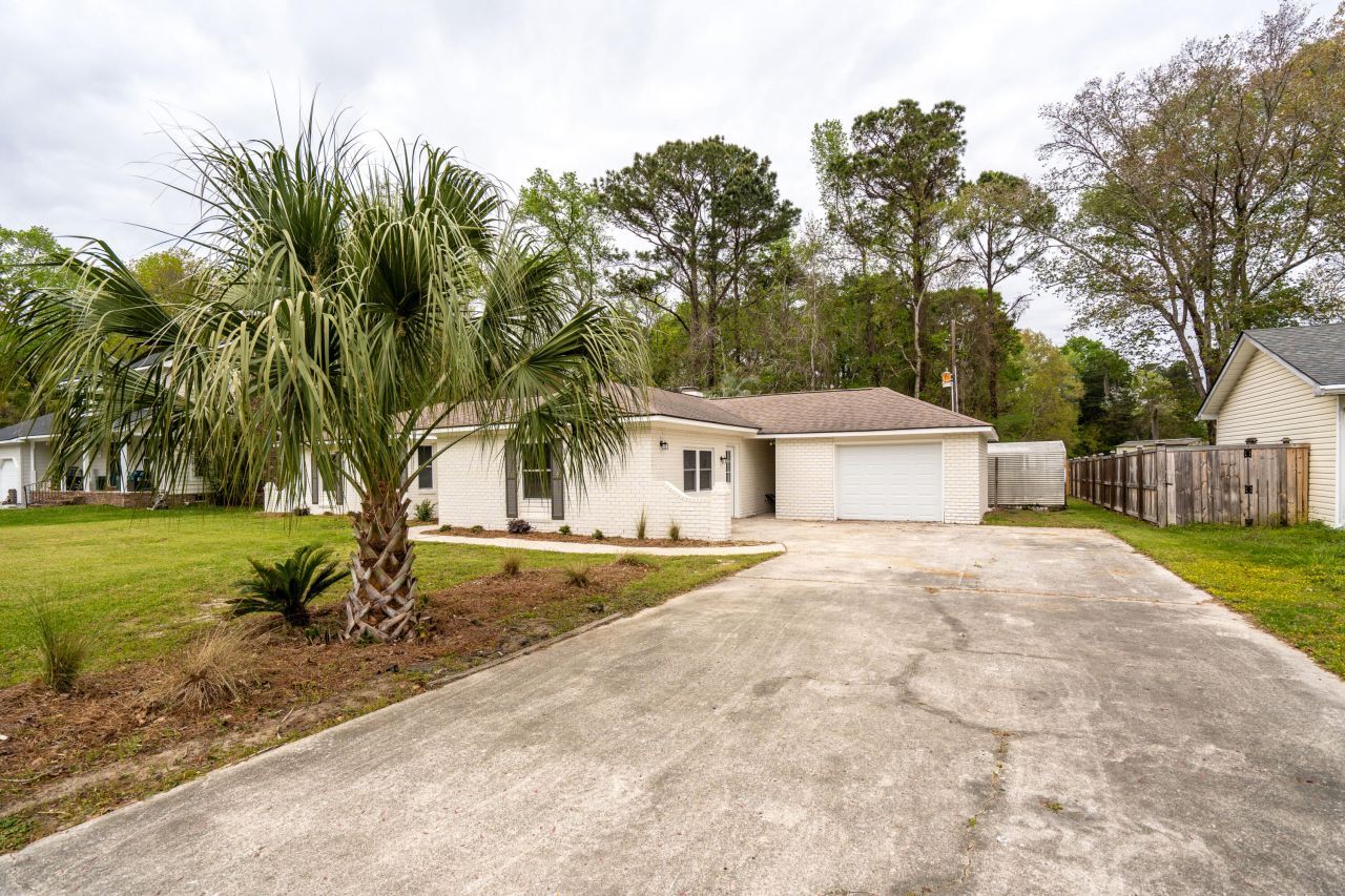 230 Smythe Drive Photo 41