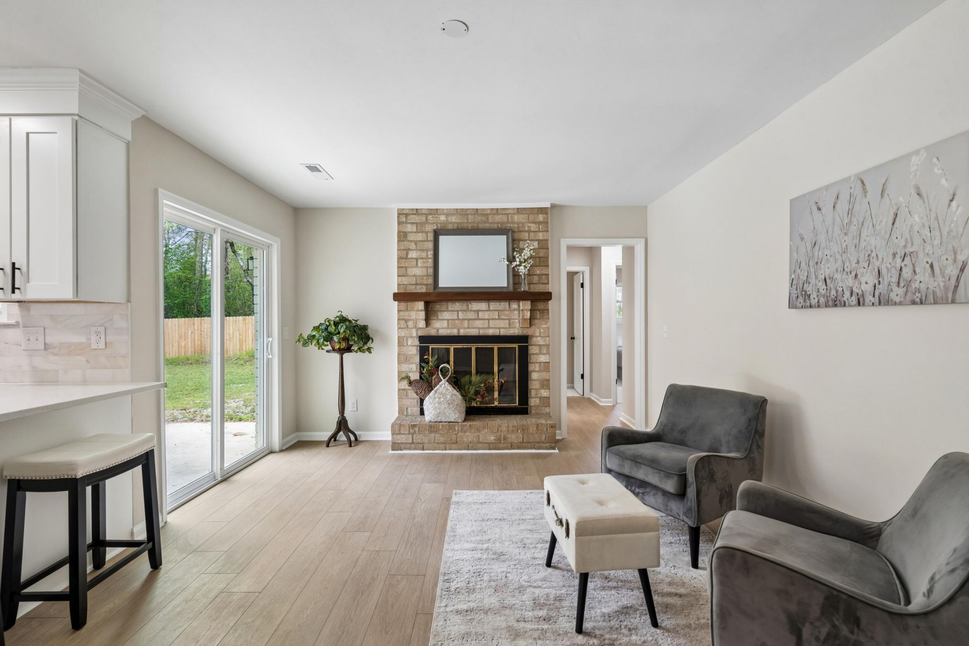 230 Smythe Drive Photo 5