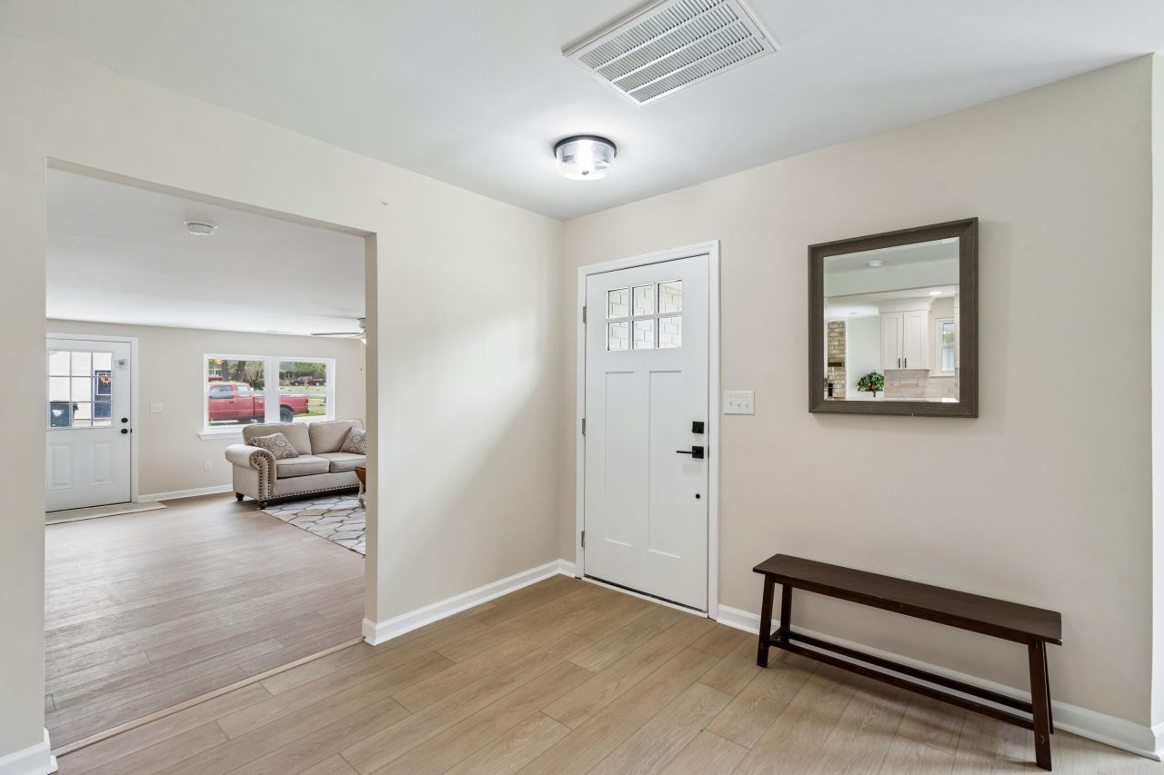 230 Smythe Drive Photo 5