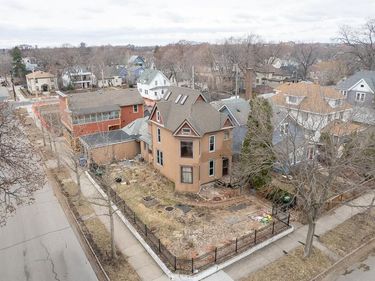 3252 Pleasant Avenue, Minneapolis, MN 55408