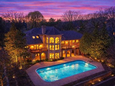 6541 Beach Road, Eden Prairie, MN 55344