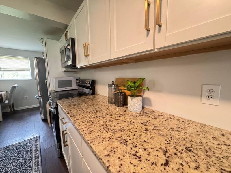 935 Duke Road , Columbus, OH 43213 Photo 12