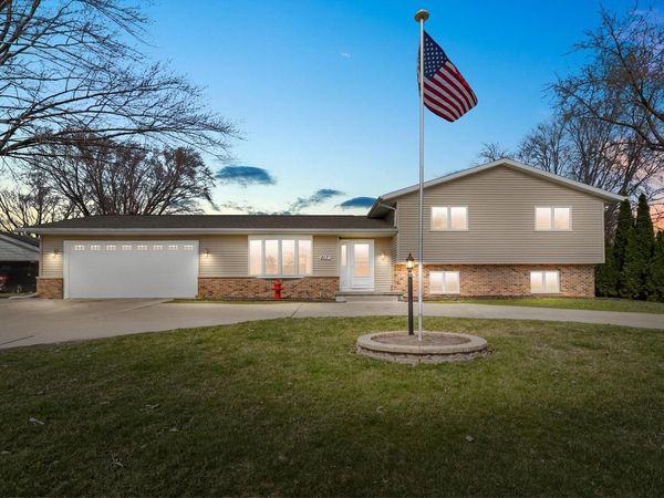 817 W Milwaukee STREET, Jefferson, WI 53549