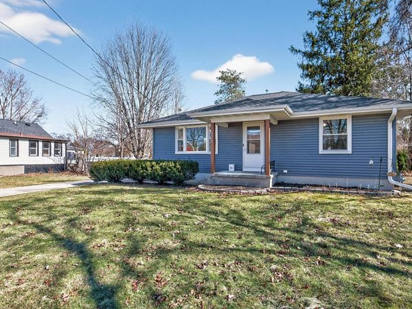 305 S Concord ROAD, Oconomowoc, WI 53066