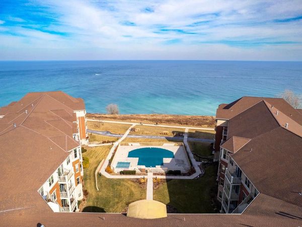 4120 S Lake DRIVE, Unit 458, Saint Francis, WI 53235